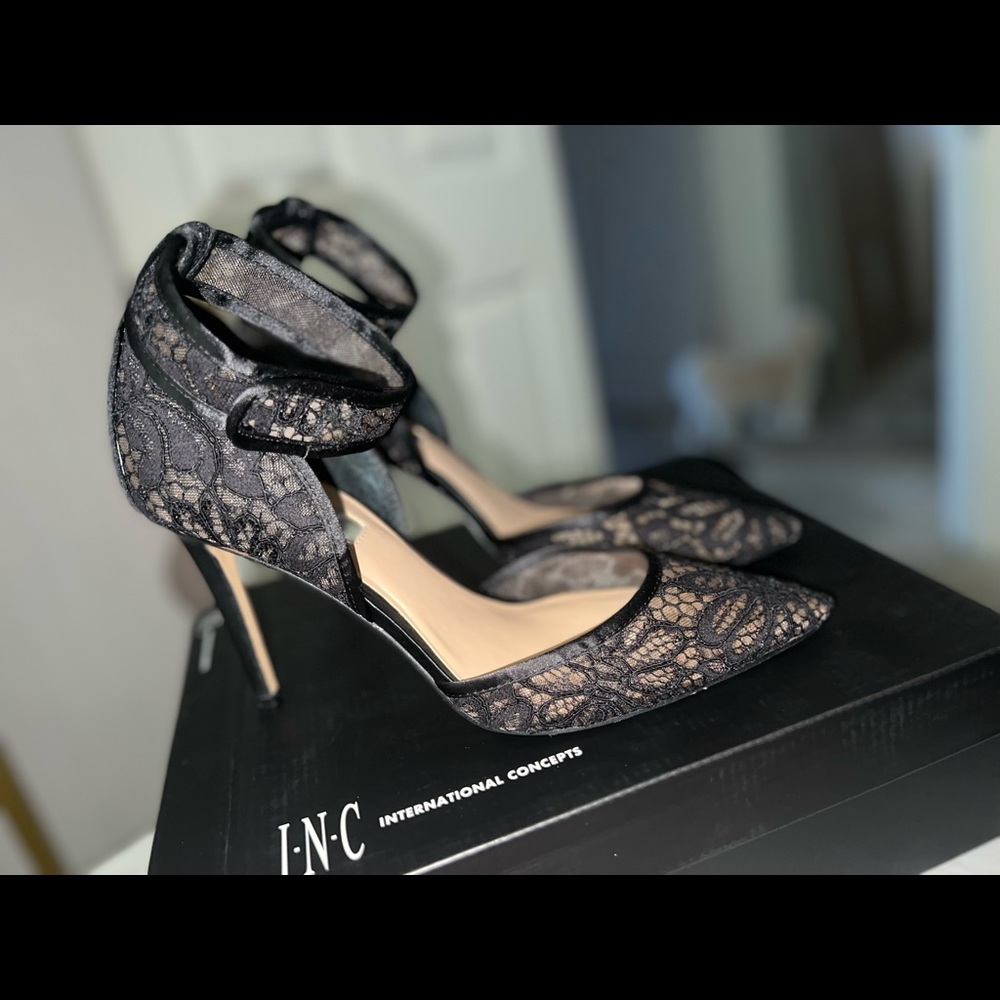Comfortable black lace pump heels